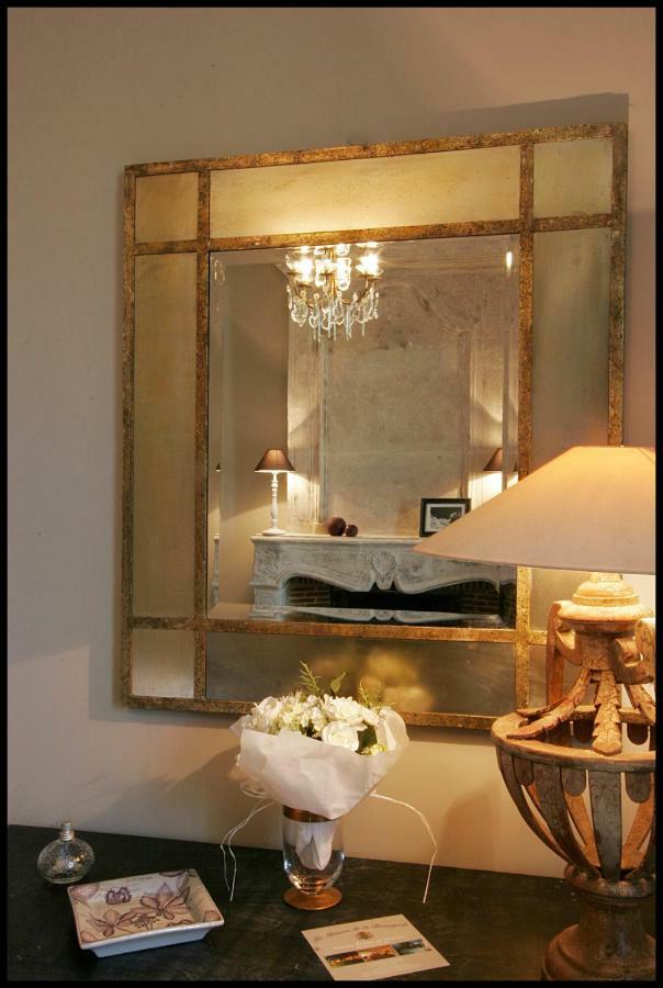 Maison De La Bourgade Bed & Breakfast *